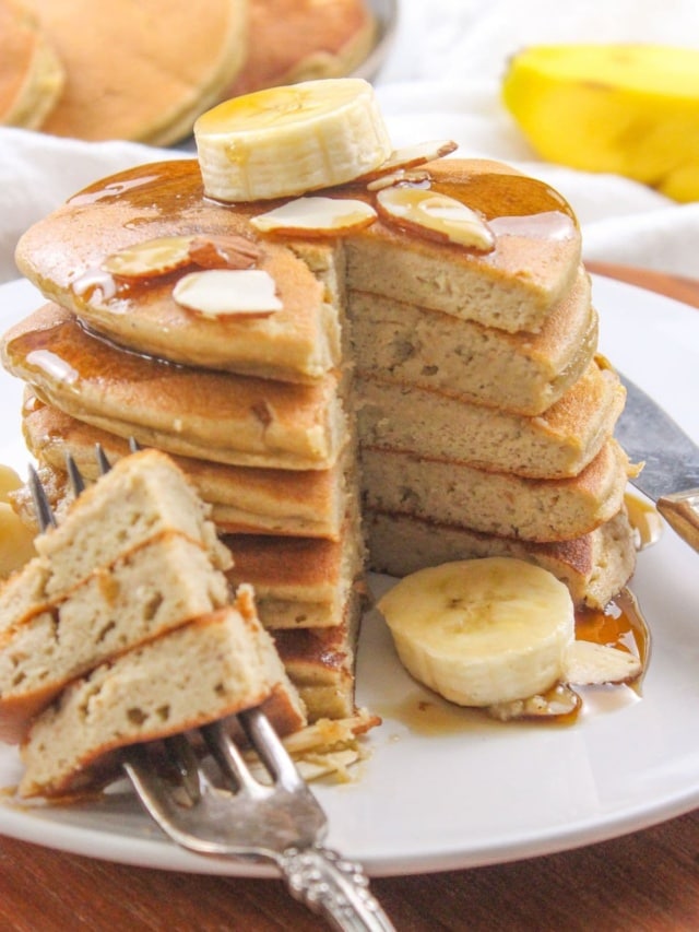 Fluffy Gluten Free Banana Pancakes FANNEtastic Food