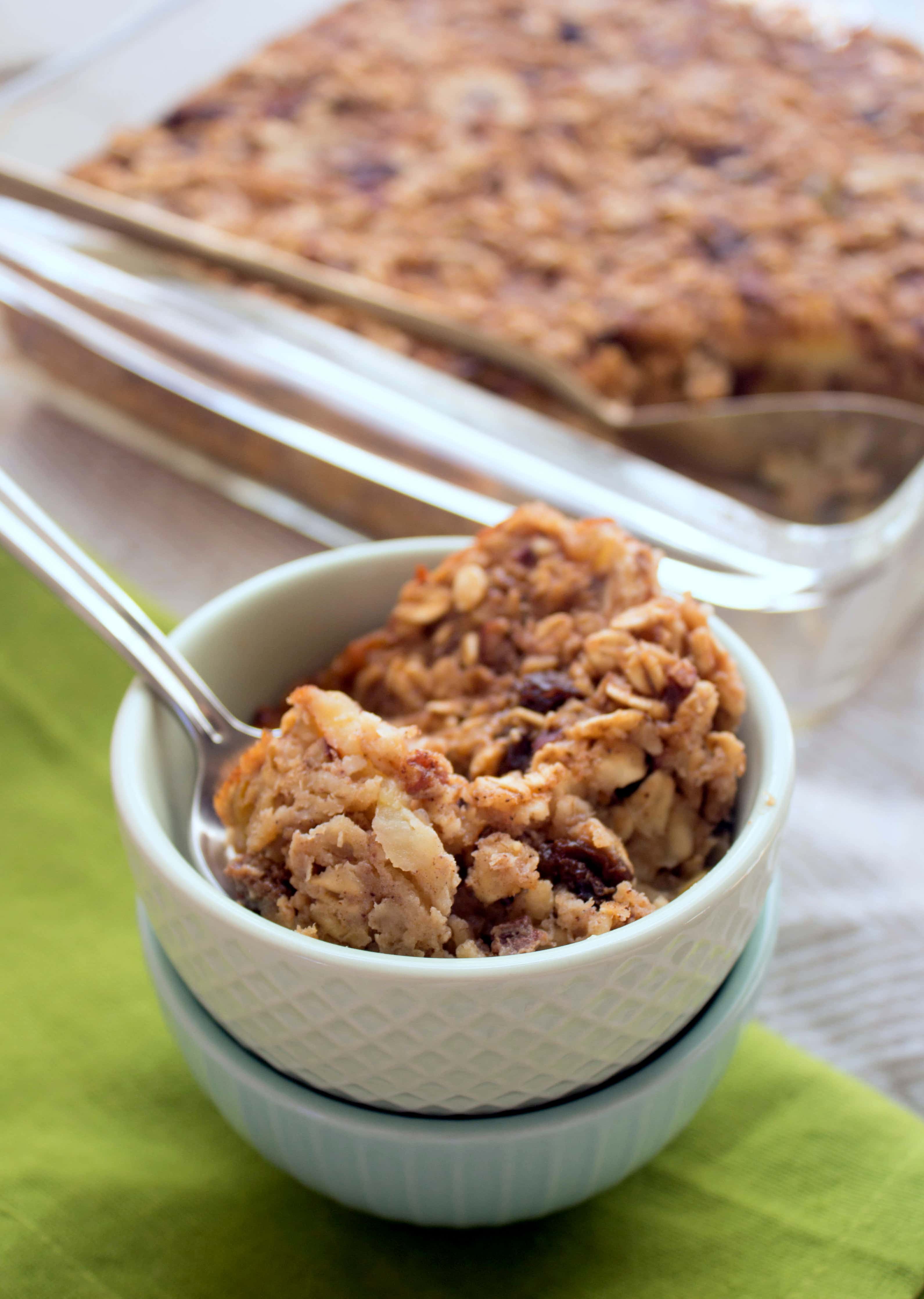 Simple Baked Oatmeal Recipe | Easy and Healthy