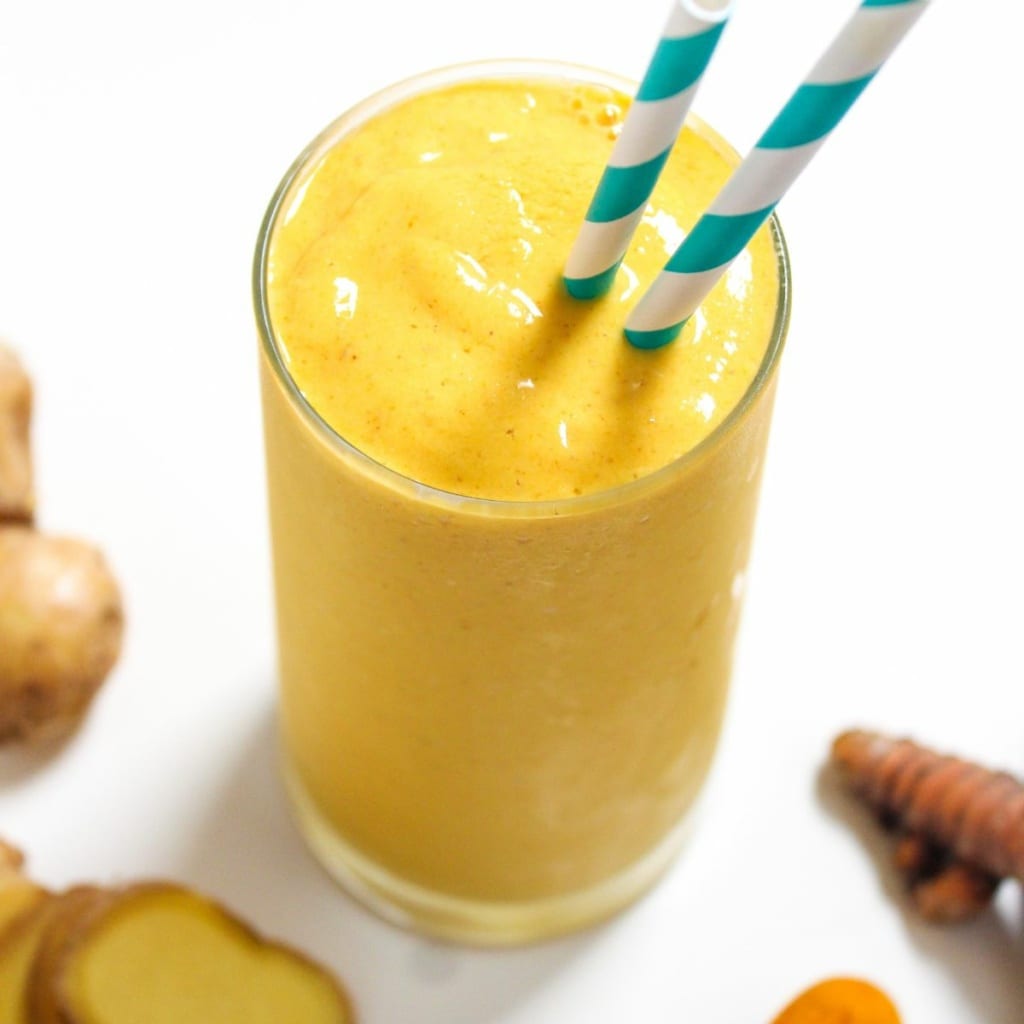 Berries, Ginger, Turmeric Smoothie: A Powerhouse of Health and Flavor