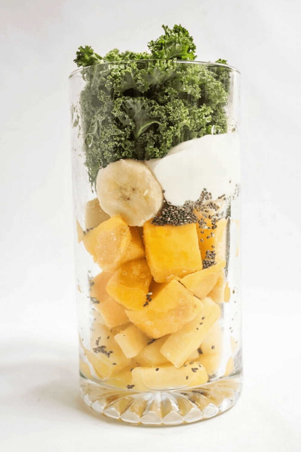 mango-pineapple-smoothie-with-kale-fannetastic-food