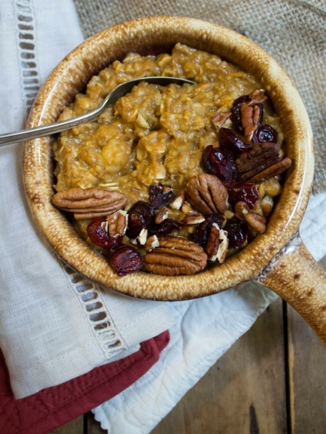 Healthy Pumpkin Oatmeal - FANNEtastic Food