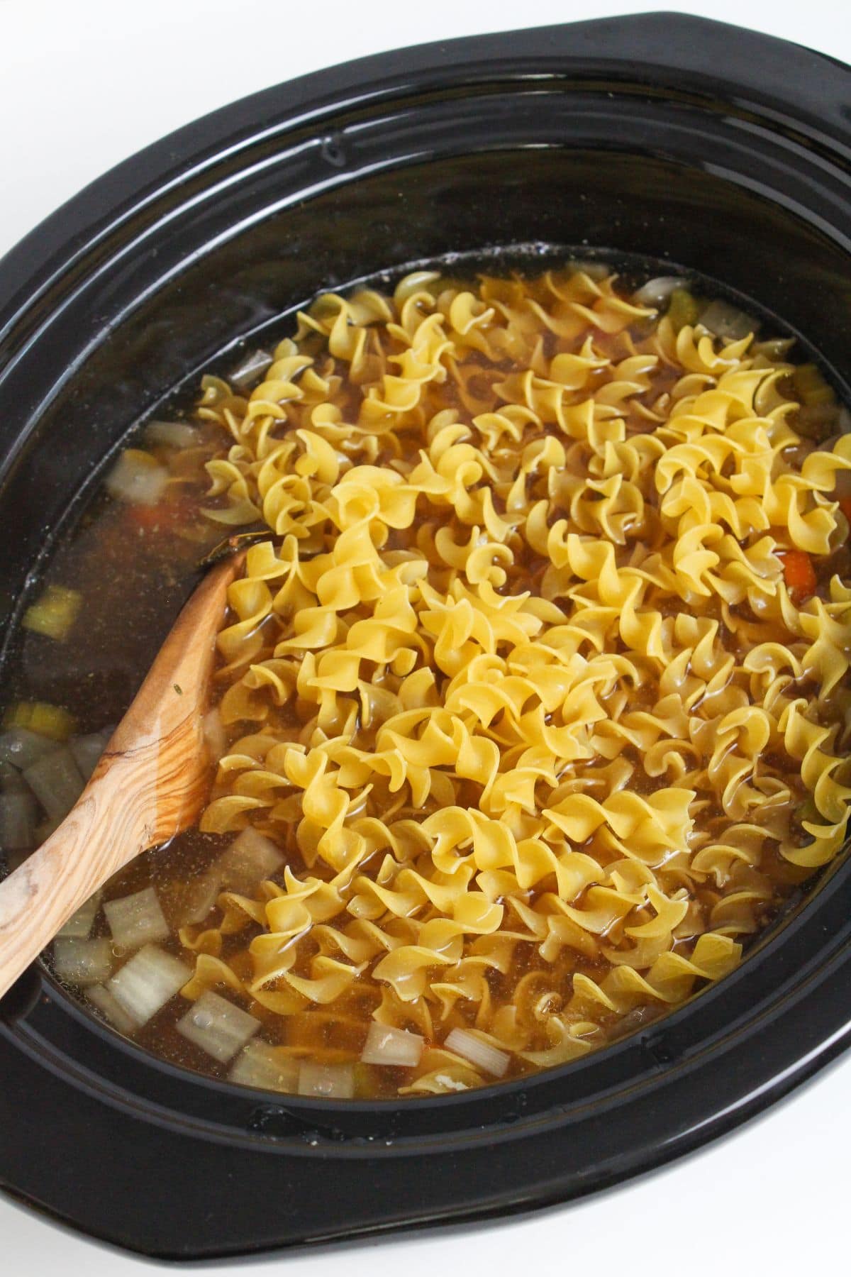 https://www.fannetasticfood.com/wp-content/uploads/2023/03/Crockpot-Chicken-Noodle-Soup-process-5.jpg