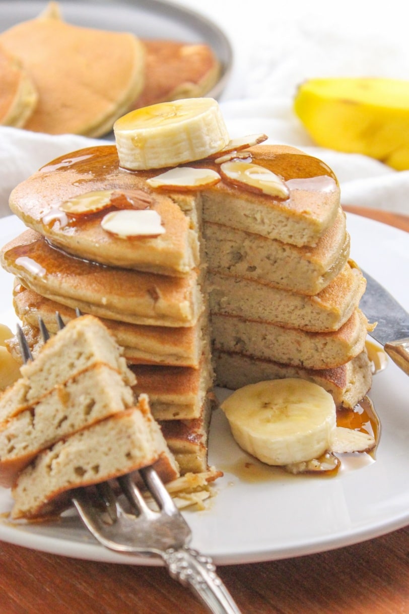 Fluffy Blender Almond Flour Banana Pancakes (Gluten Free)